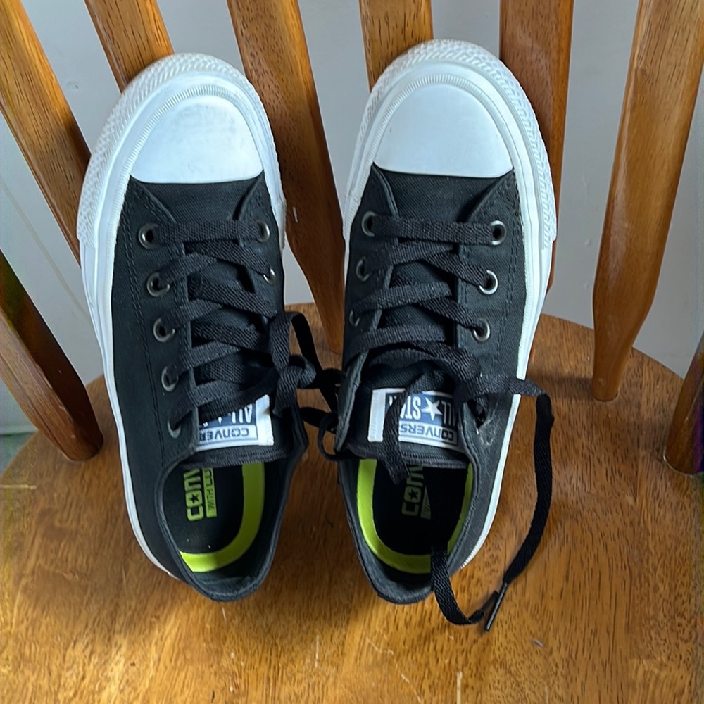 Converse woman’s shoes. Very good condition